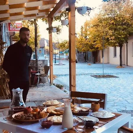 - Cemi - River View & Traditional Restaurant Tamarë