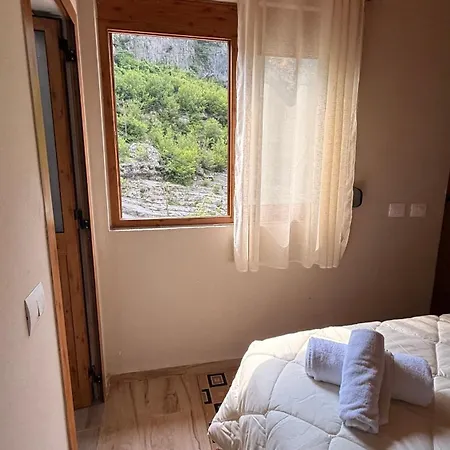 - Cemi - River View & Traditional Restaurant